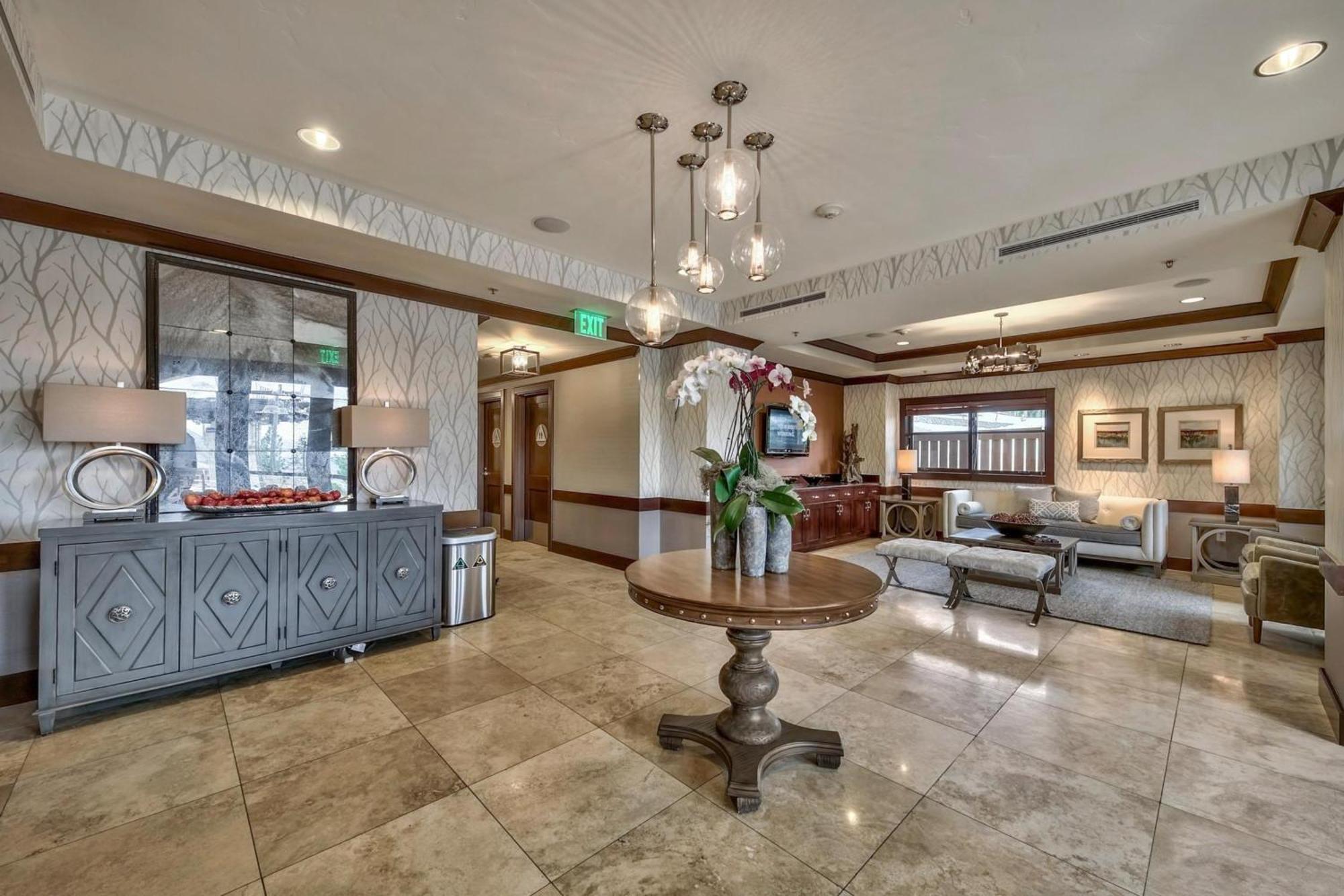 טראקי Constellation Residences מראה חיצוני תמונה