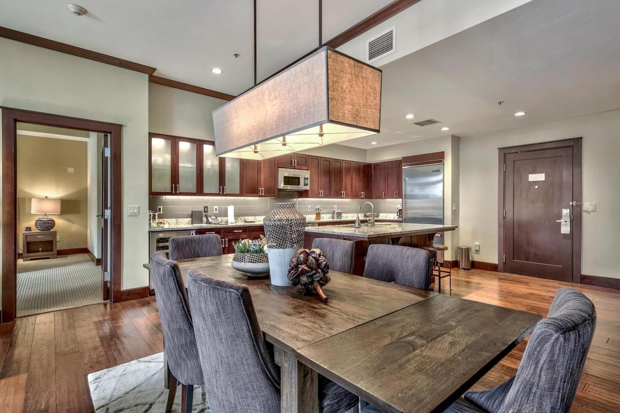 טראקי Constellation Residences מראה חיצוני תמונה
